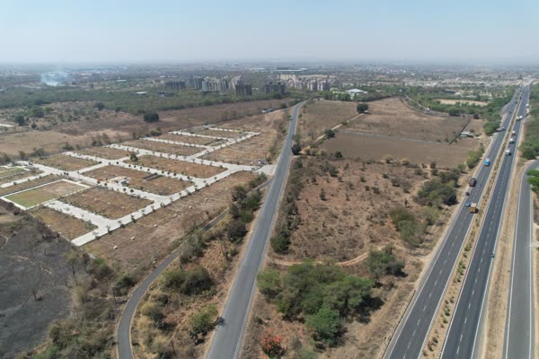Commercial Land